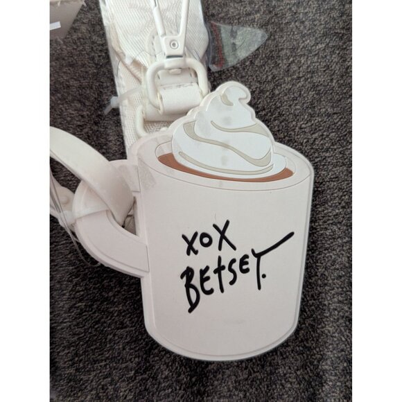 Betsey Johnson White Faux Fur Beanie & Bag Set With Embossed Apres Design And XO - Picture 3 of 8